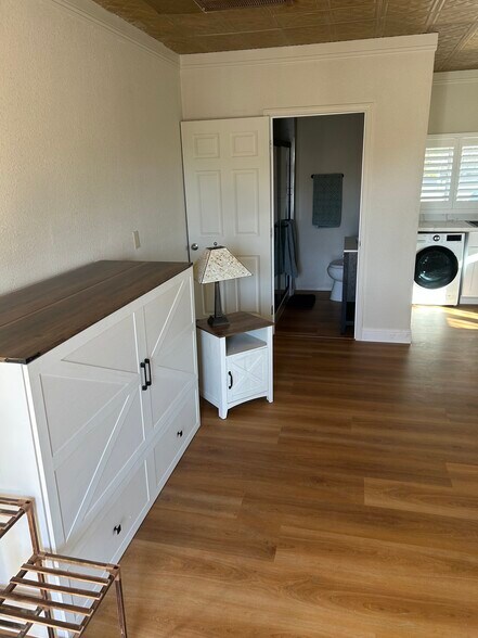 Building Photo - 2205 Bridlewood Dr