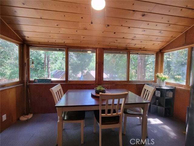 Building Photo - 9355 Canyon Dr