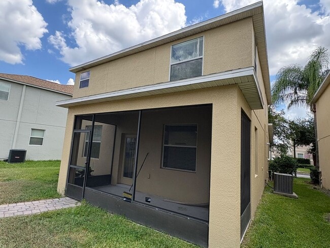 Building Photo - 3 Bedroom / 2.5 Bathroom Two Story Indepen...