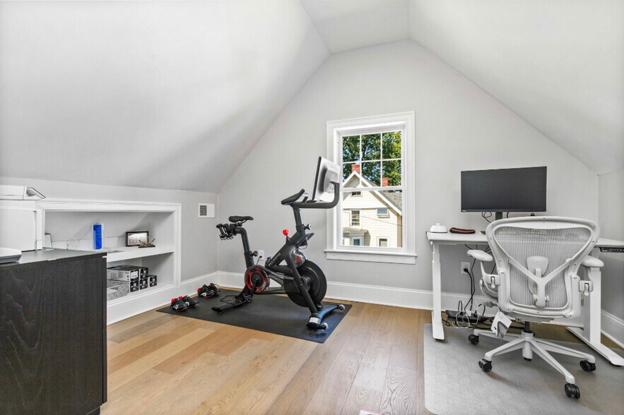 Building Photo - 84 Flint St