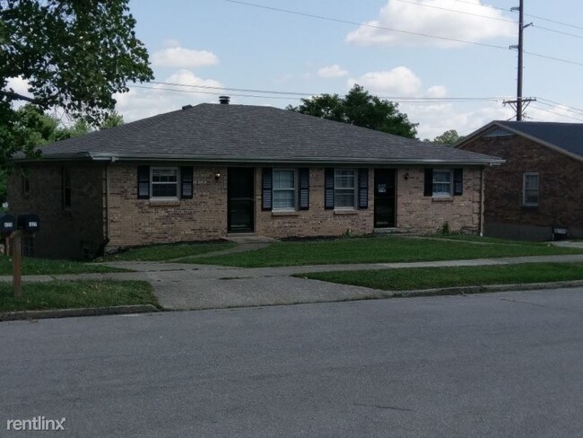 Primary Photo - 429 Whispering Hills Dr