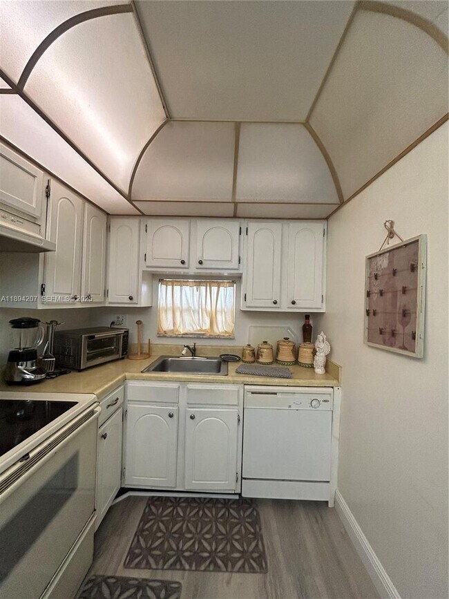 Building Photo - 8962 S Hollybrook Blvd