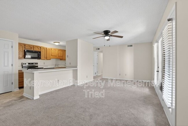 Building Photo - 3701 Cotswold Terrace