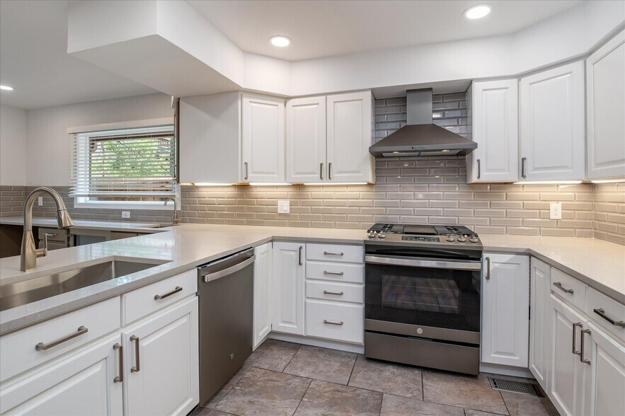 Building Photo - 1836 19th St