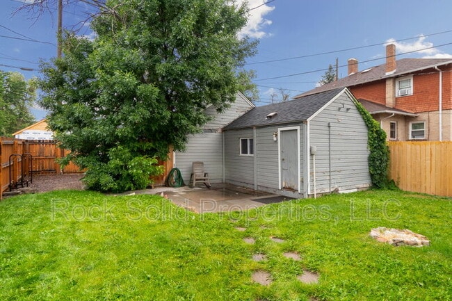 Building Photo - 316 E 20th St