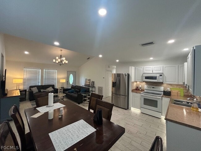 Building Photo - 18464 Iris Rd