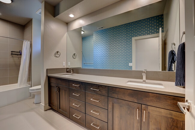 Building Photo - 3045 S Shadywood Way