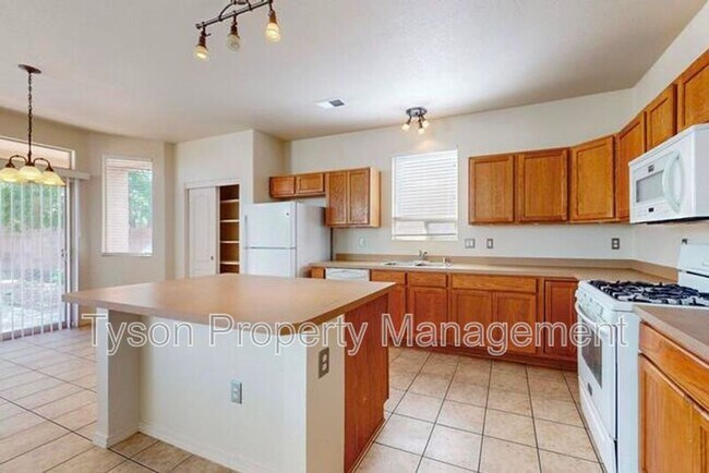 Building Photo - 1375 Peppoli Loop SE