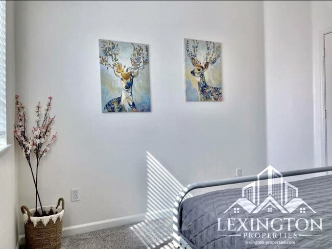 Building Photo - Stunning, 5BD/3BA Home, in West Sacramento with a Pool and BBQ!