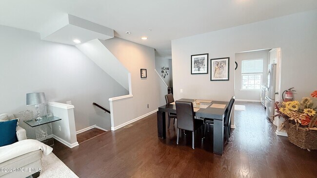 Building Photo - 110 Halliard Dr