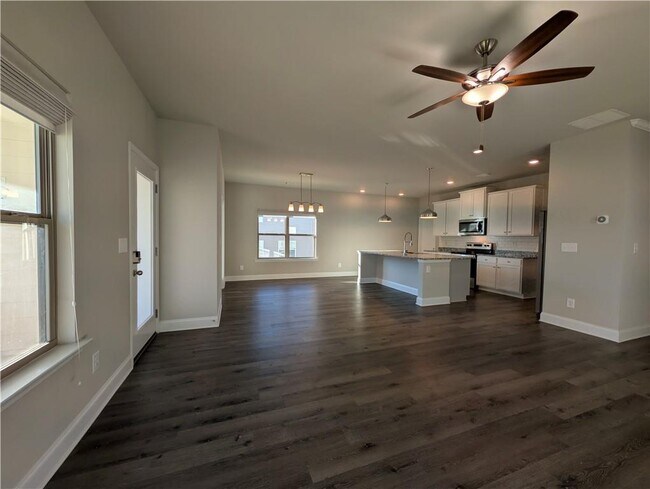 Building Photo - 3660 Salvia Dr
