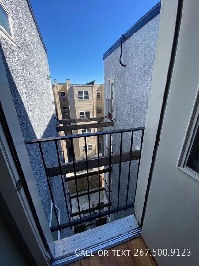 Building Photo - 535 Budd St