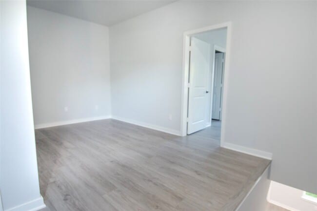 Building Photo - 2832 Mansfield St