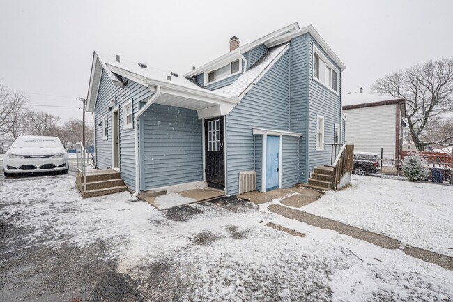 Building Photo - 264 N Jackson St