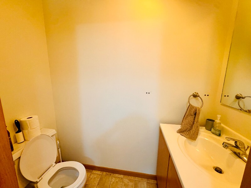 Building Photo - 302 S Busey Ave