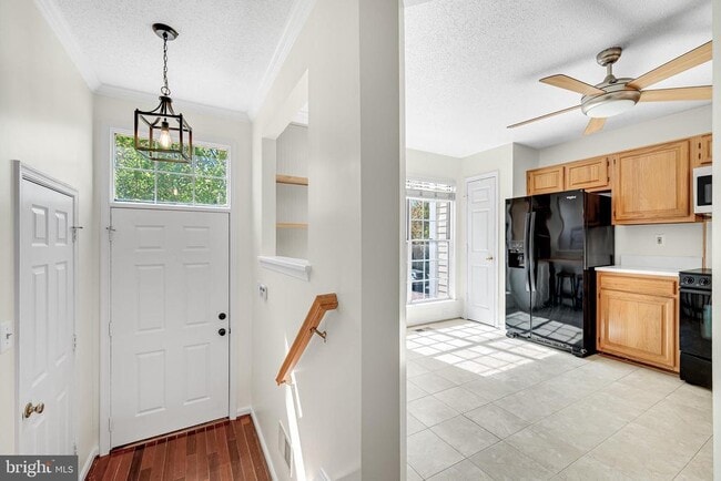 Building Photo - 2303 Massanutten Dr