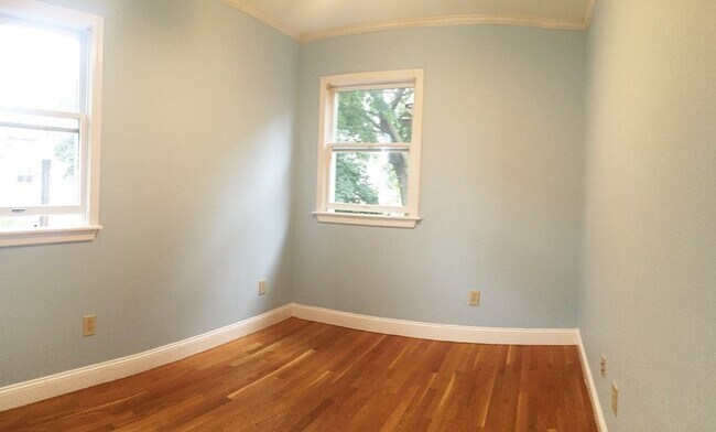 Building Photo - 1146 Cambridge St