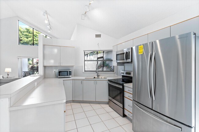 Building Photo - 5101 Via De Amalfi Dr
