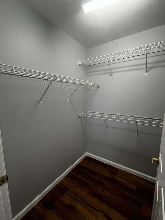 Building Photo - 2520 Friedland Pl