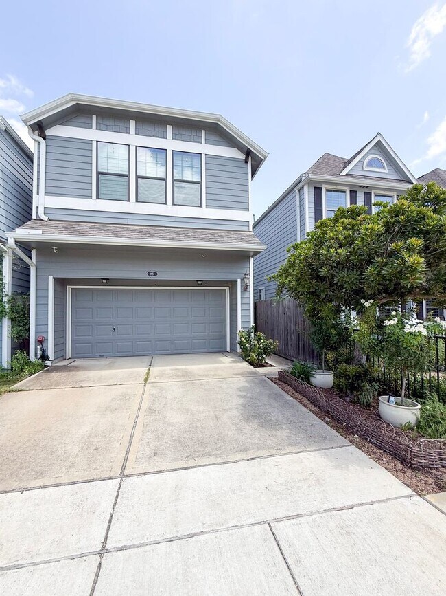 Building Photo - Come view this home located in the heart o...