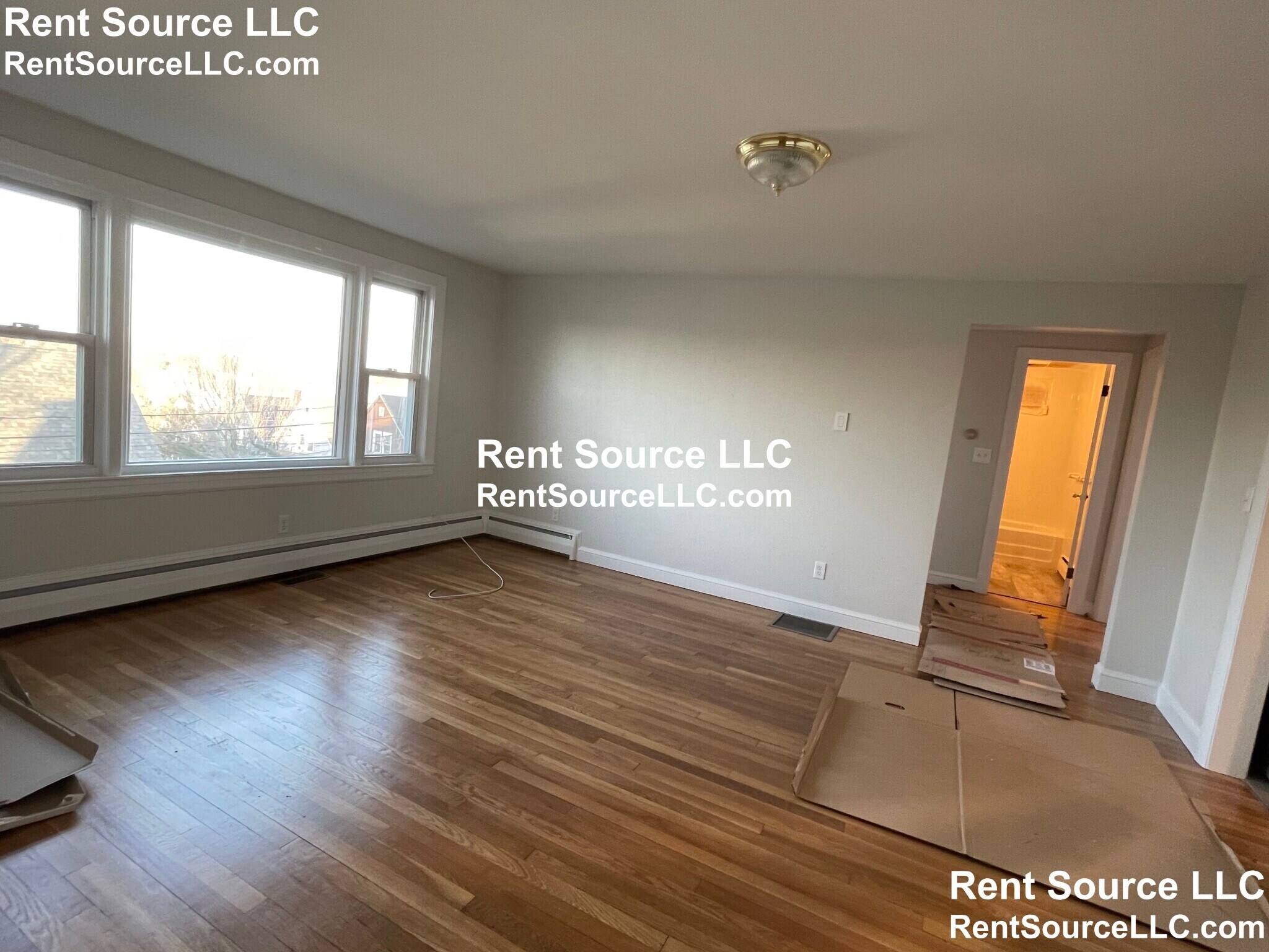 Building Photo - 98 Moreland St