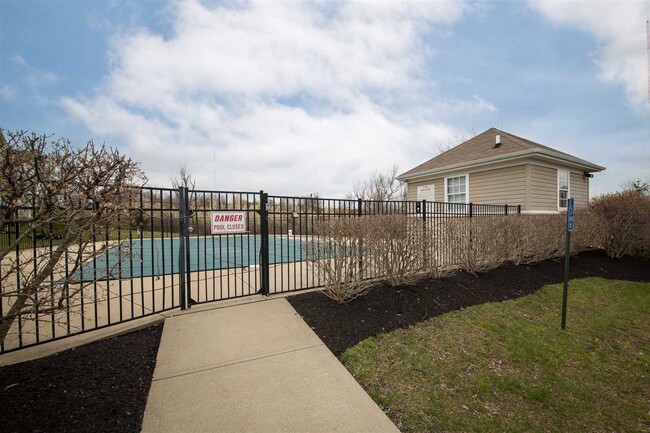 Building Photo - 613 Ivy Ridge Dr