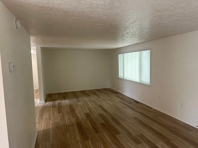 Building Photo - 3 bedroom 2 bathroom house in Dexter!