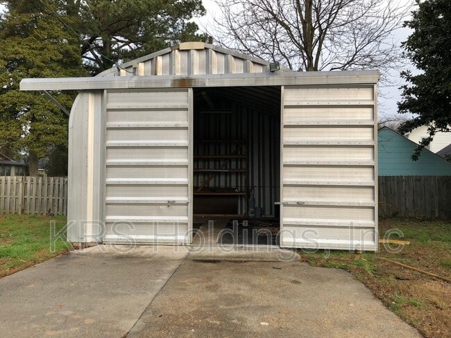 Building Photo - 20 Kirby St