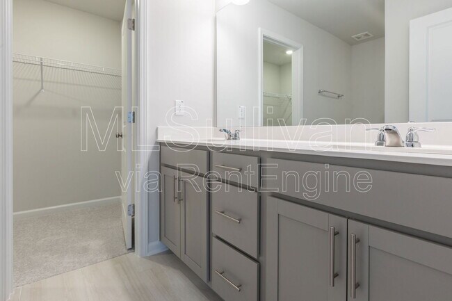 Building Photo - 5355 Arkose Dr