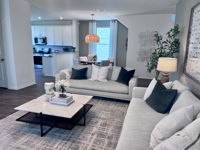 Building Photo - 437 Pickrell Lp