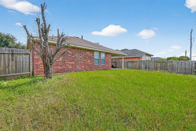 Building Photo - 5615 Brookhollow Oaks Trail