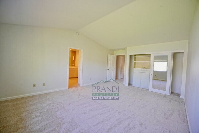 Building Photo - 13 Rockport Cove