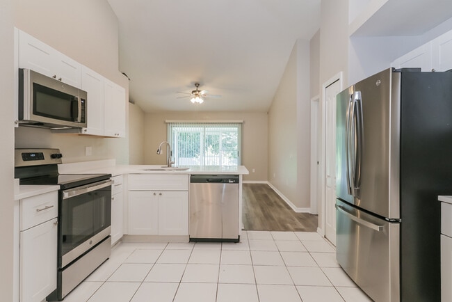 Building Photo - 25406-25407 7 Rivers Cir