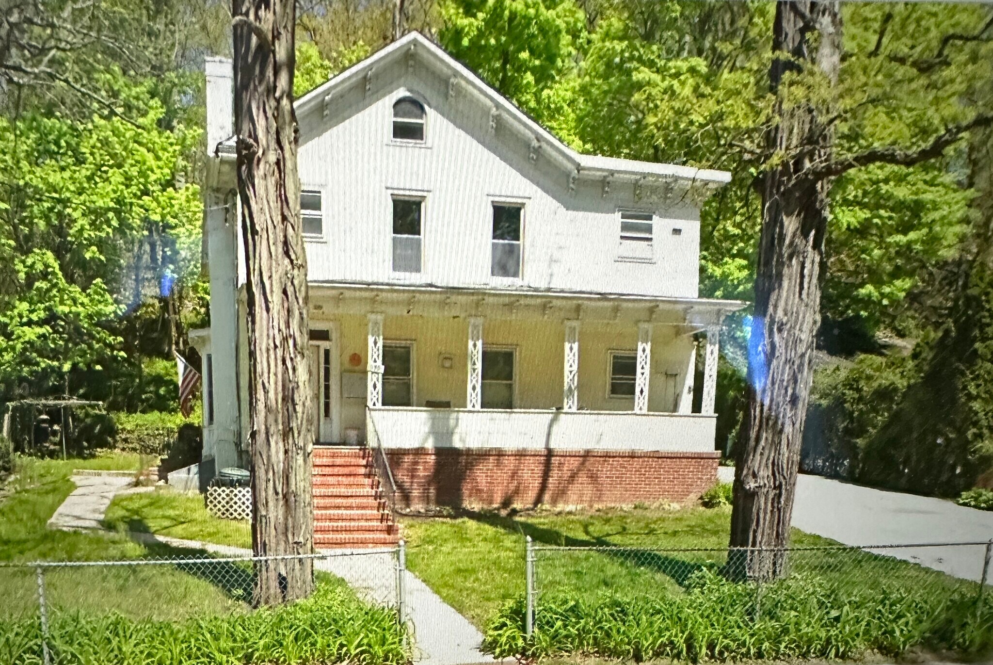 Building Photo - 359 Main St