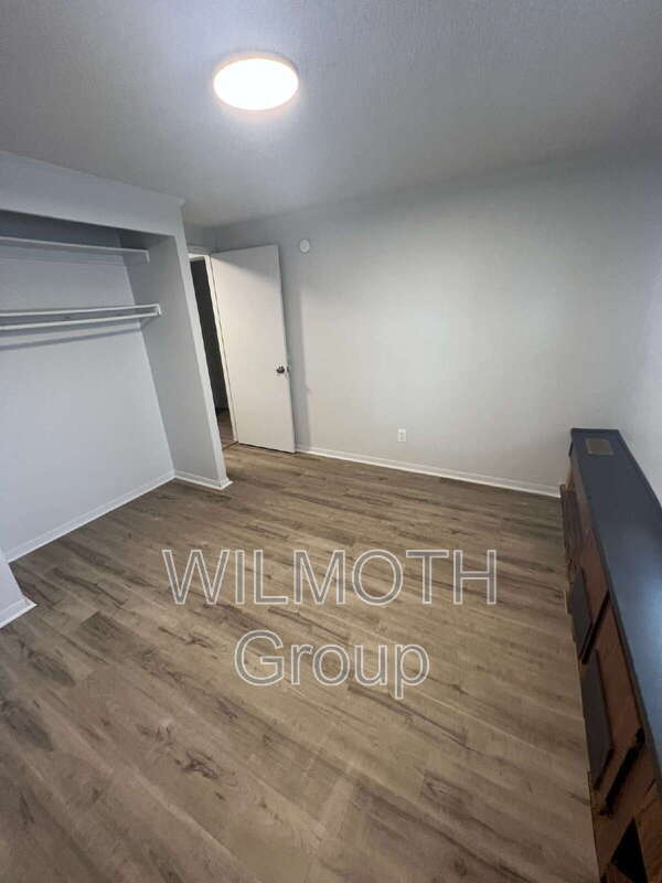 Building Photo - 2000 Indianapolis Rd