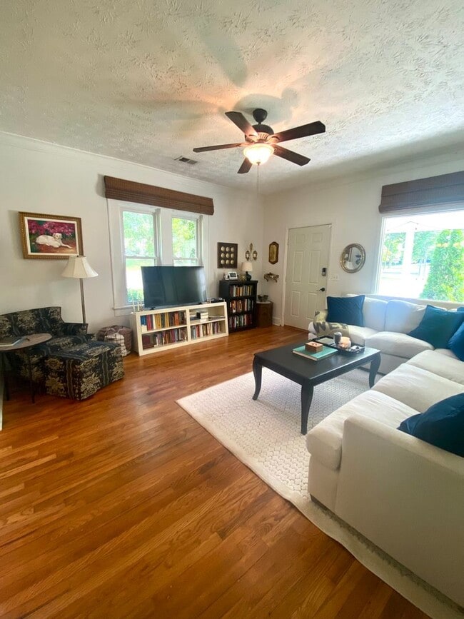 Building Photo - House in Opelika Available August!
