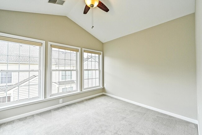Building Photo - 4654 Hummingbird Ln