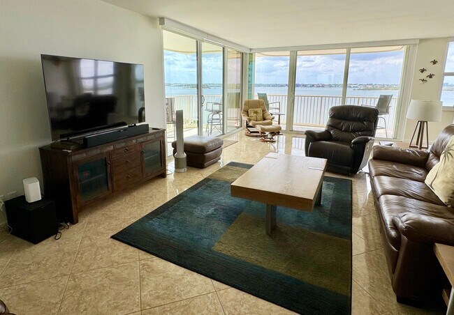Building Photo - 5480 N Ocean Dr