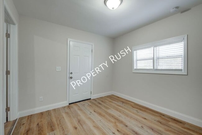 Building Photo - 248 East Ave