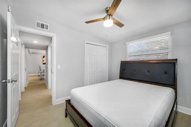 Building Photo - 1400 Poinciana Dr