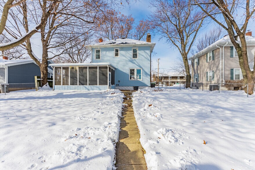 Building Photo - 125 S Main St