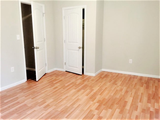 Building Photo - 6140 Lebanon Ave