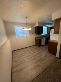 Building Photo - Two Bedroom 1 Bathroom Condo