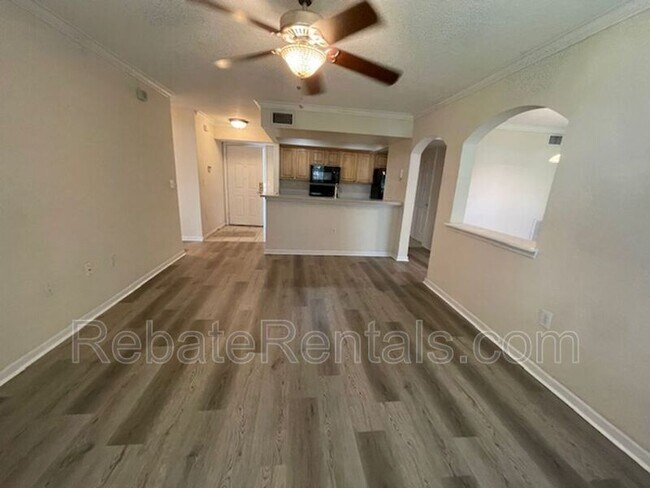 Building Photo - 10075 Gate Pkwy N