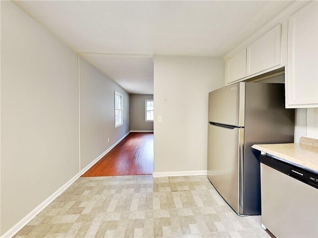 Building Photo - 448 Charleston Ln