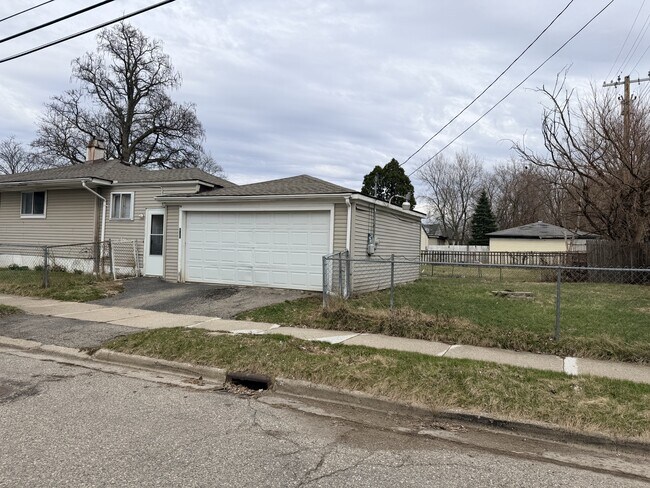 Building Photo - 515 Alton Ave