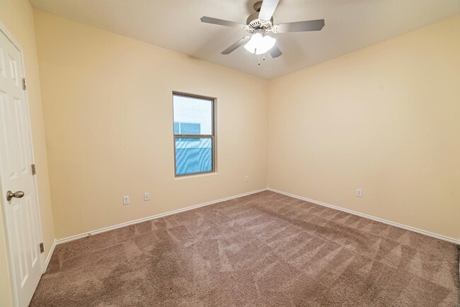 Building Photo - 3305 Charolais Dr