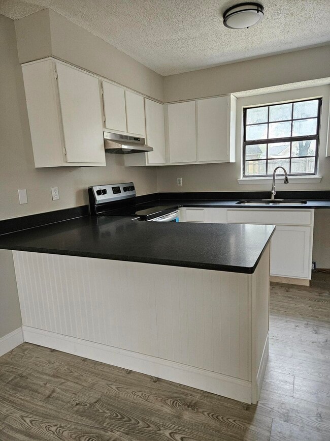 Building Photo - 313 Oxford Ct