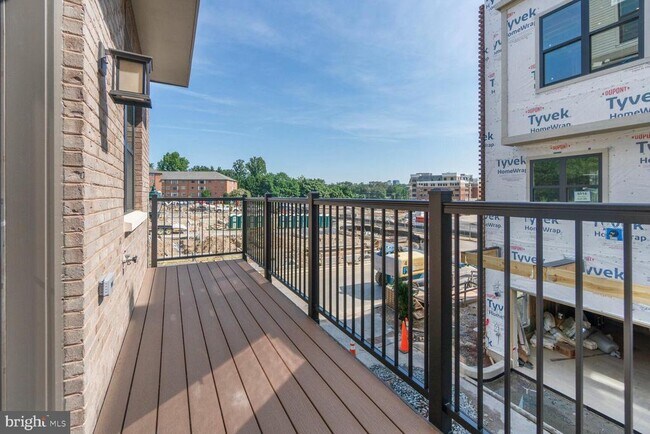 Building Photo - 5353 ZENITH OVLK