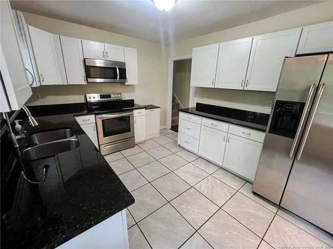 Building Photo - 544 Hilliard Dr